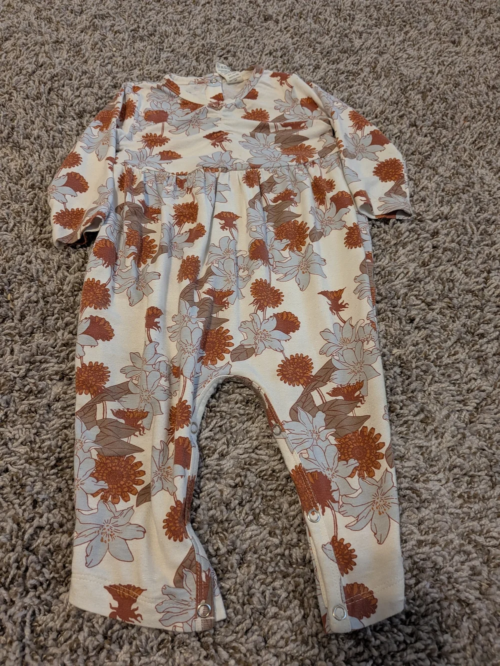 kate quinn Cream One-Piece Footie W/Rust and Light Blue Floral Print Size 6/12M